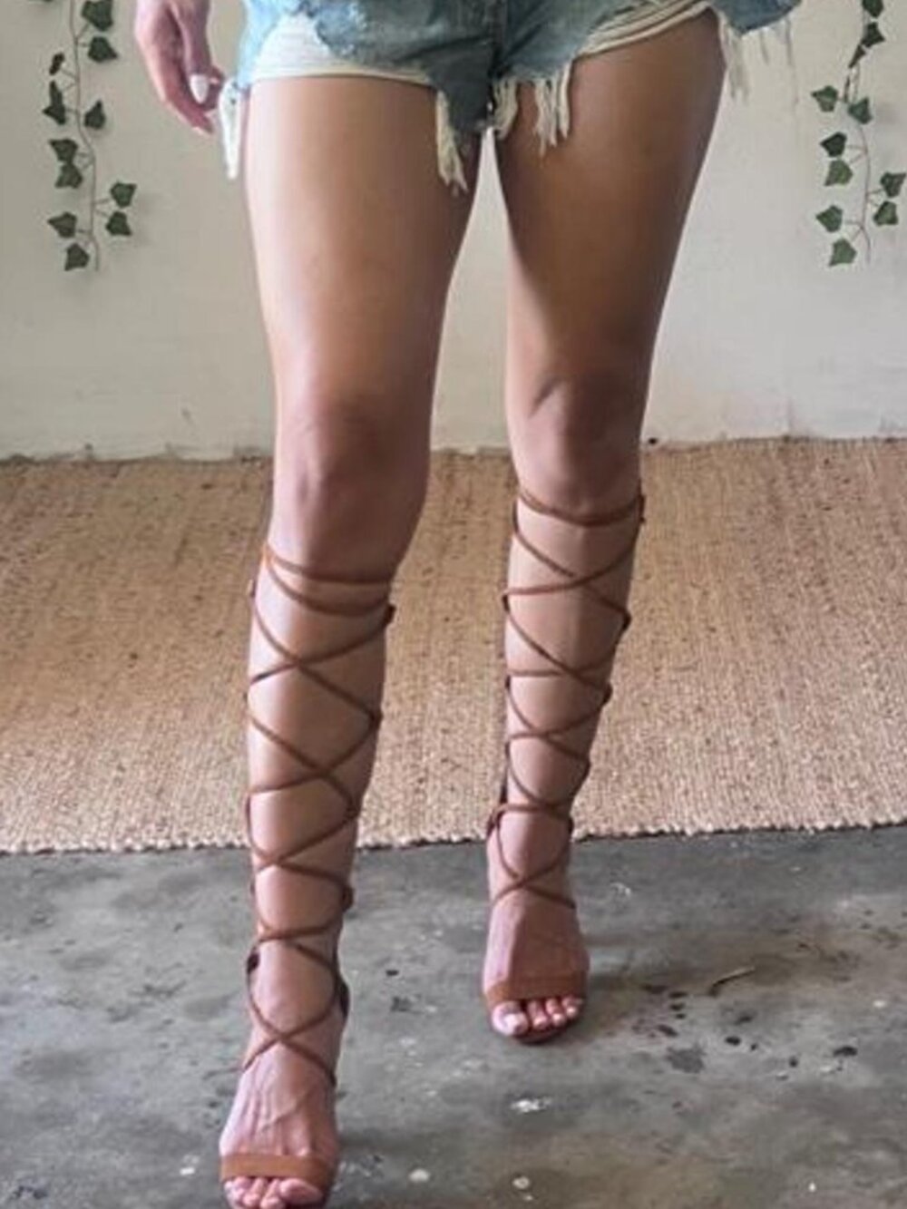 Bamboo faux suede gladiator style lace up heels size 6